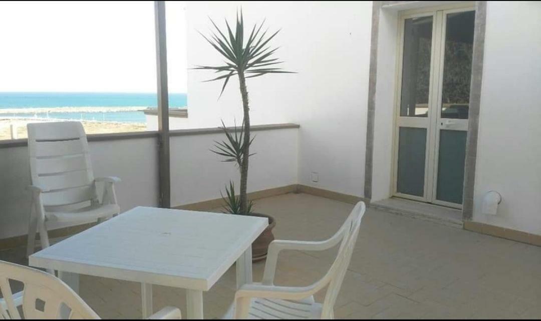 Sicilia Mare Porto Palo Exterior foto